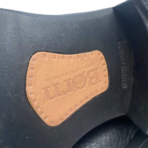 BORN Unisex Shavano Western Black Pebble grained Leather Pull-on Boots - Picture 8 of 11